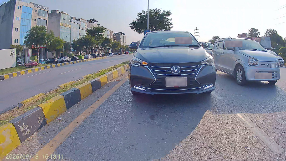EVOLYF DashX Pro 2K rear camera daytime recording sample captured with the Sony STARVIS sensor