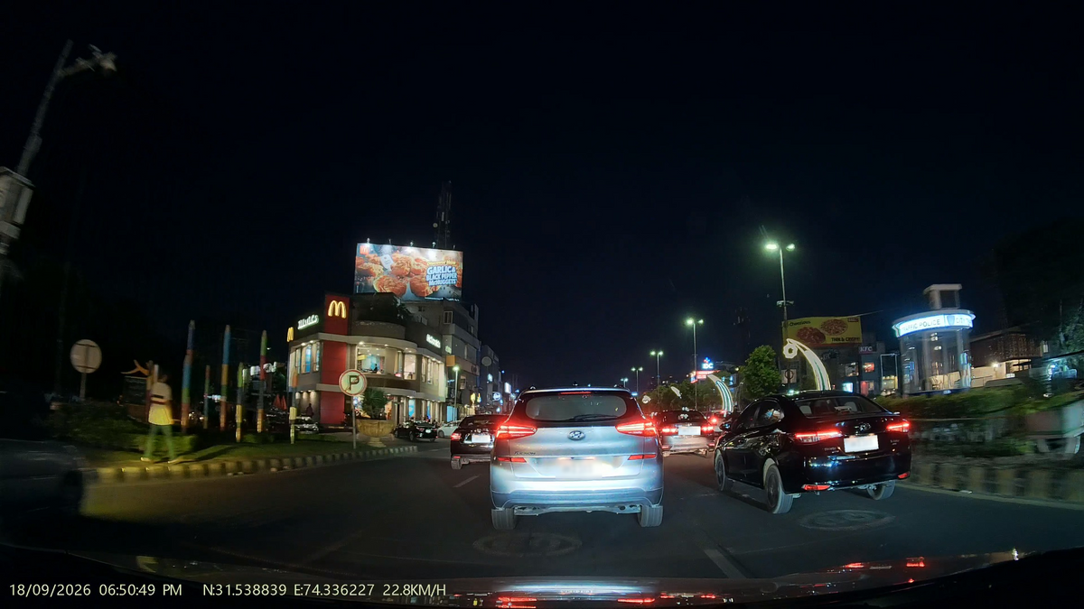 EVOLYF DashX Pro 4K front camera nighttime recording sample captured with the Sony STARVIS 2 sensor